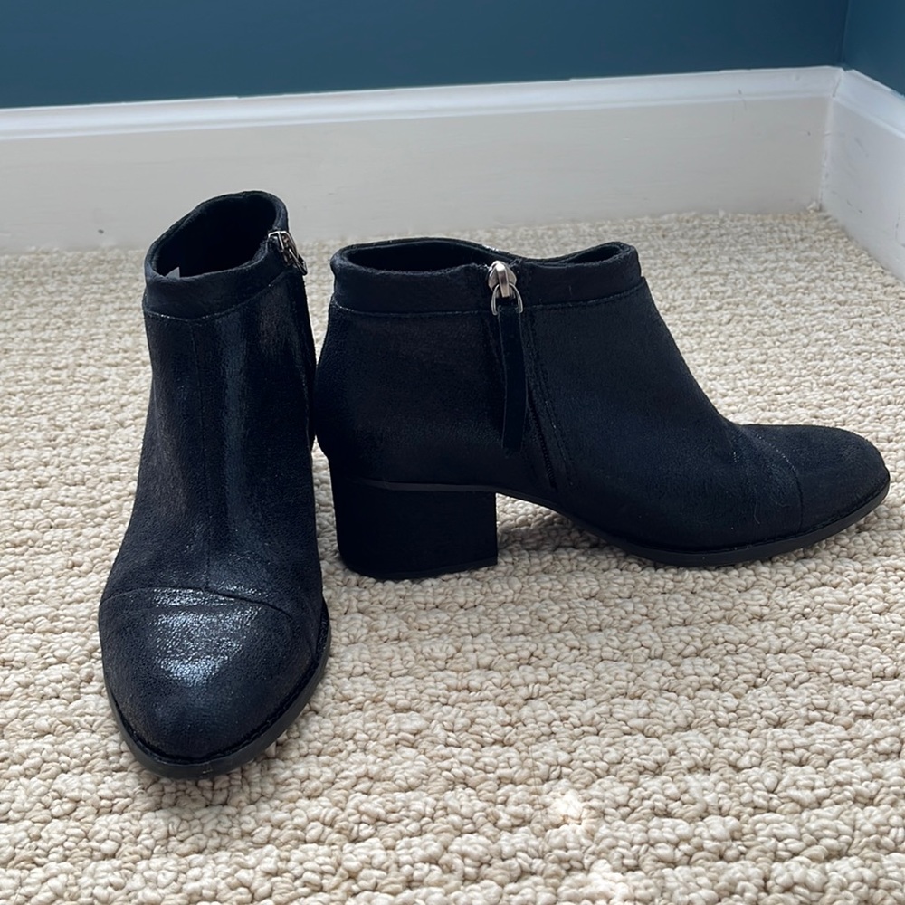Toms black shiny ankle boots size 6.5